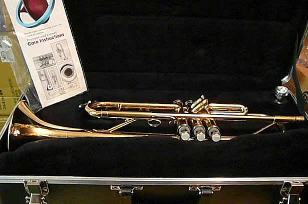 Holton Bb Trumpet - Image 3