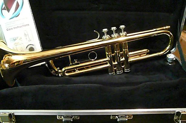 Holton Bb Trumpet - Image 4