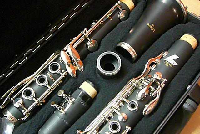 Leblanc Bb Clarinet 7242 - Image 3