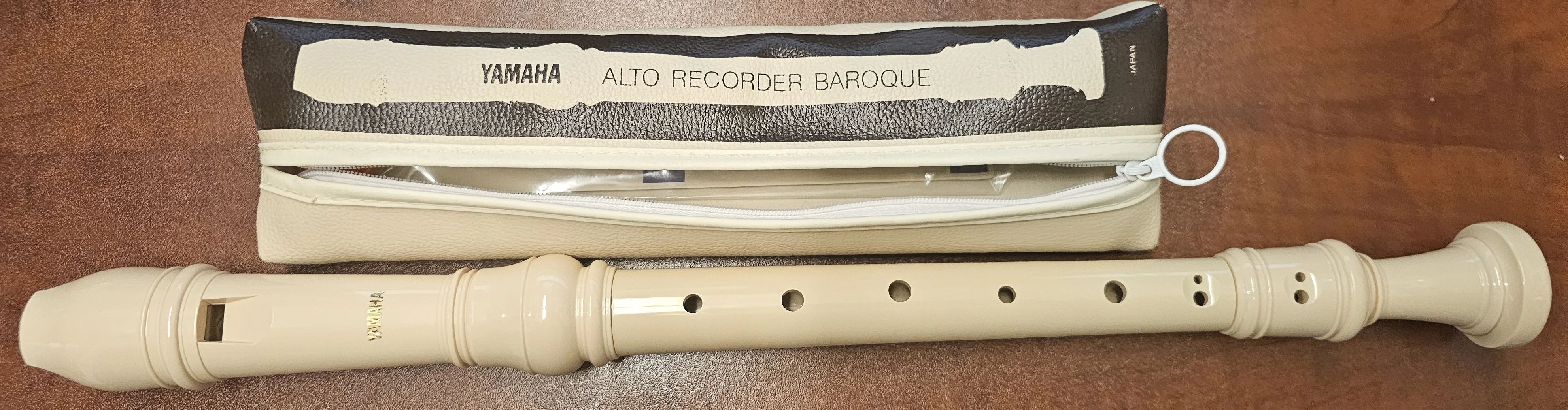 Yamaha 20 Series ABS Resin Alto Recorder, Key of F - YRA-24B - Image 2